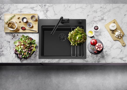 ETAGON_6_BlackEdition_SGP_black_526339_g_C_Web PPT JPG_72dpi_86366 scaled 530x375 1