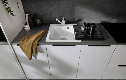 NAYA_45_SG_white_526574_drainer_webx2_C_Web PPT JPG_72dpi_99126 scaled 530x339 1